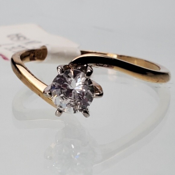 Gold promise Solitaire Ring Size 7 cubic zirconia - Picture 4 of 8